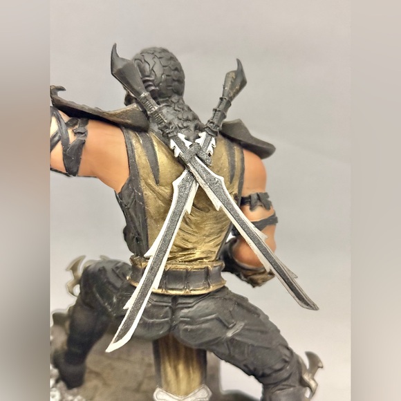 Mortal Kombat 9 Kollector's Edition Scorpion Sub-Zero Bookends Statue - Picture 5 of 12
